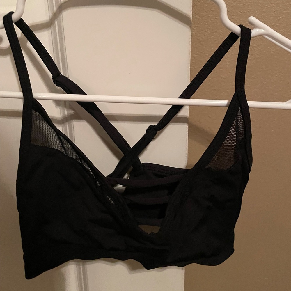 FOREVER 21 SEXY BLACK SPORTS BRA